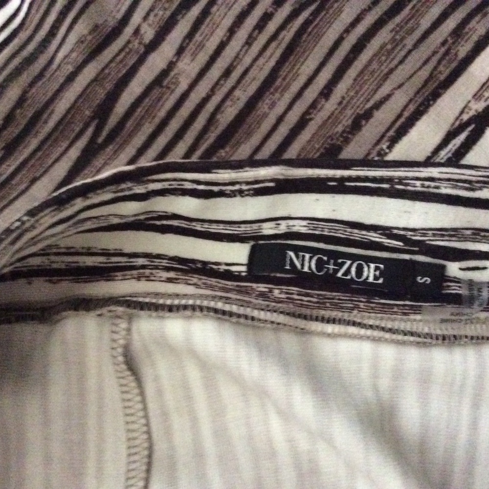 Nic + Zoe Top and Skirt Set - Picture 5 of 5